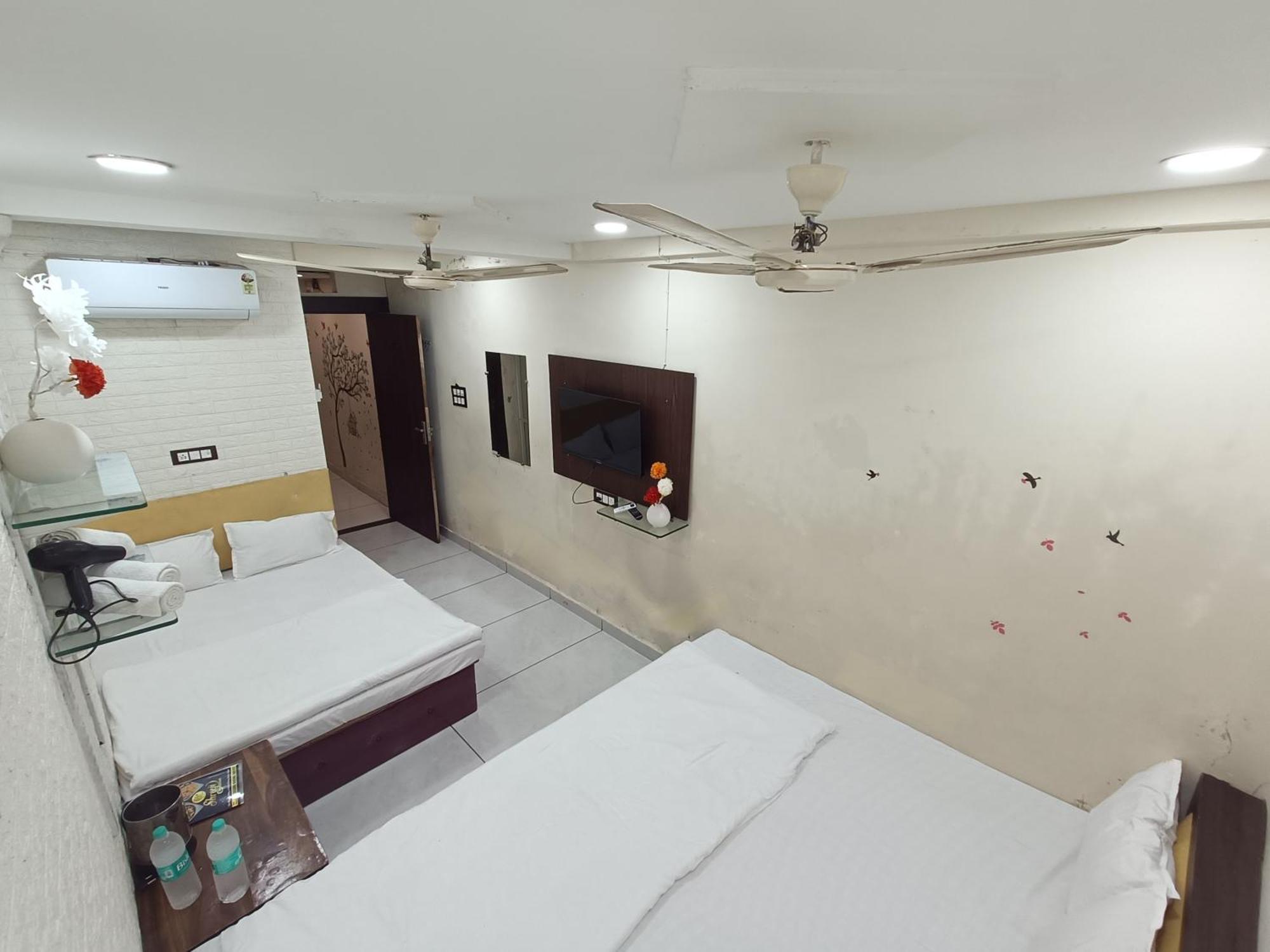Hotel S Tower อุจเจน ภายนอก รูปภาพ