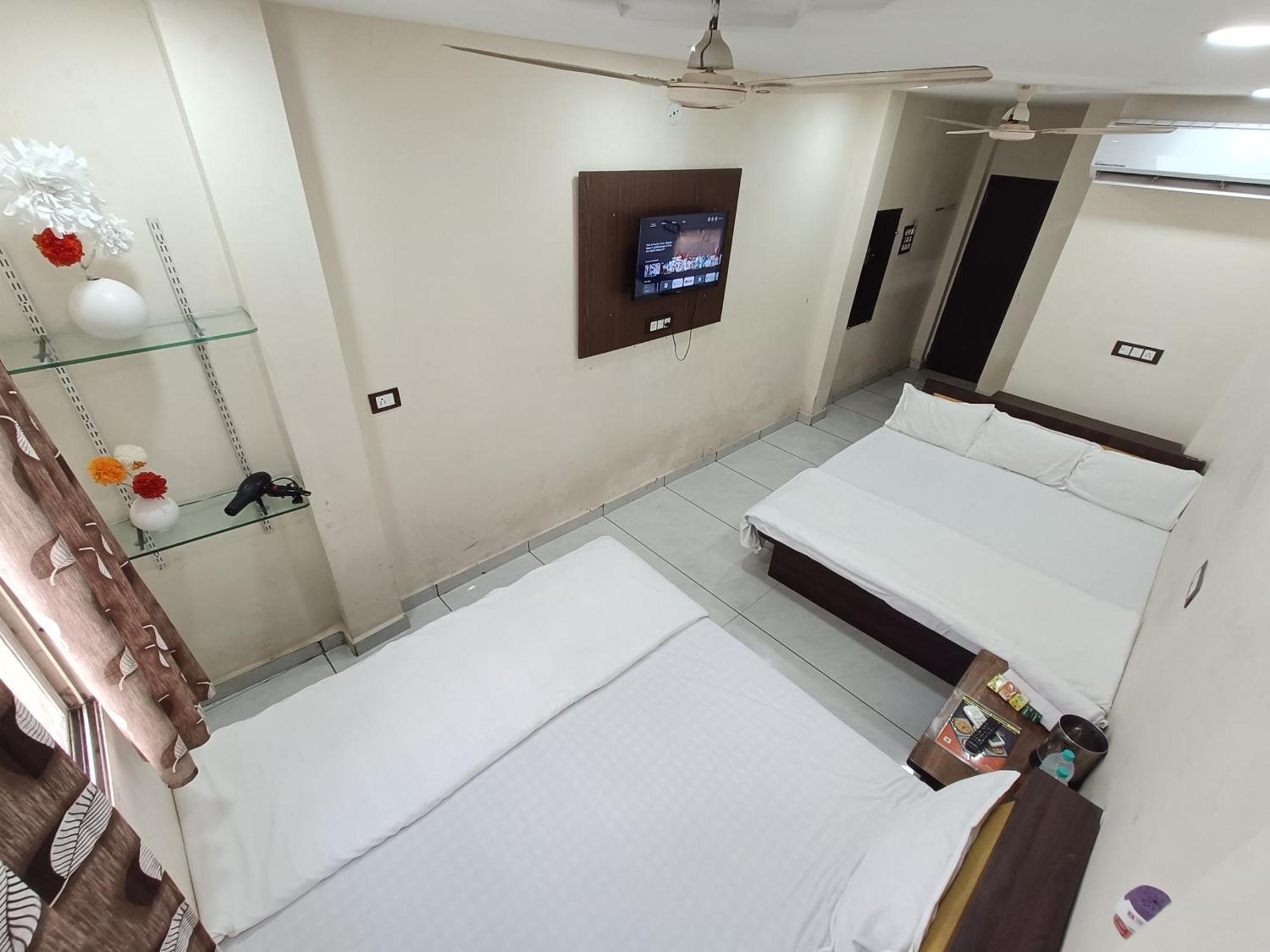 Hotel S Tower อุจเจน ภายนอก รูปภาพ